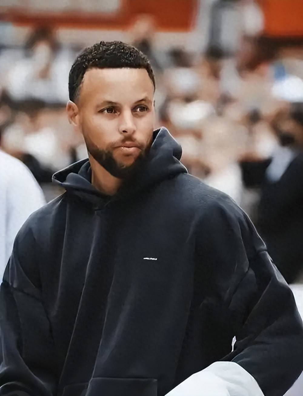 明度曾多次 明度曾多次